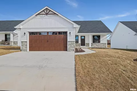 6847 Genesis Way, Bettendorf, IA 52722