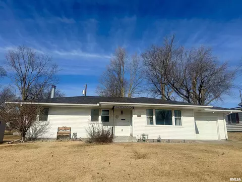 1134 6th Ave N, Clinton, IA 52732