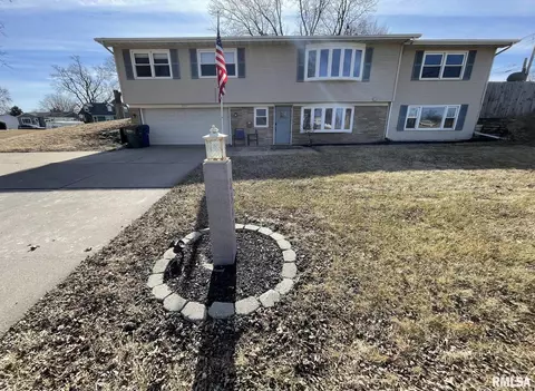 3347 W Central Park Ave, Davenport, IA 52804