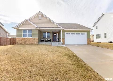 605 Rock Point Rd, Colona, IL 61241