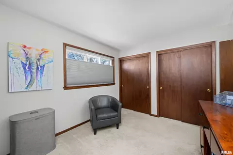 760 E Iowa St, Eldridge, IA 52748 photo 13