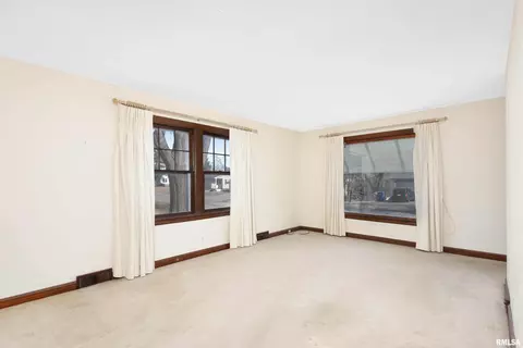 2521 33rd St, Moline, IL 61265 photo 9