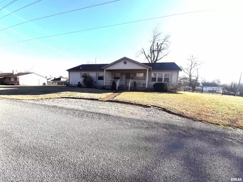 503 E 15th St, Johnston City, IL 62951