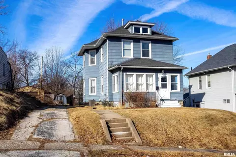 206 15th St, Silvis, IL 61282