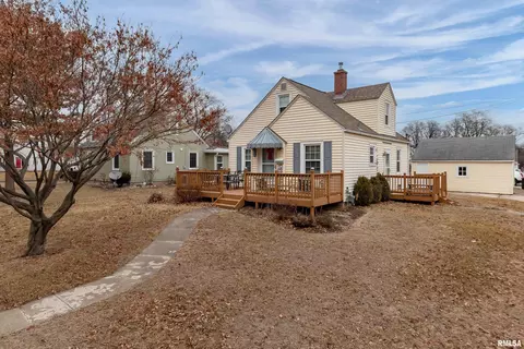 2212 4th St, Moline, IL 61265 photo 1