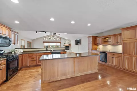614 12th Ave, Hampton, IL 61256 photo 4
