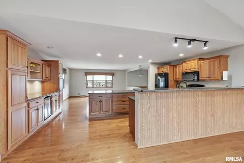 614 12th Ave, Hampton, IL 61256 photo 5