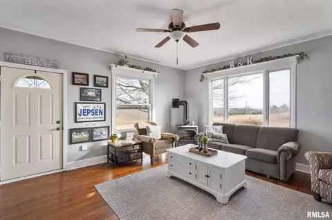 1015 Washington Ave, Bennett, IA 52721 photo 14