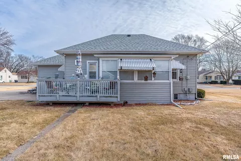 2413 44th St, Moline, IL 61265 photo 23