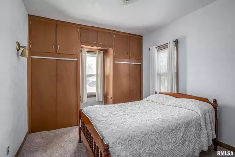2413 44th St, Moline, IL 61265 photo 15
