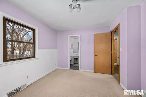 810 12th St, Silvis, IL 61282 photo 15
