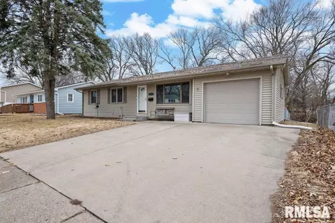 810 12th St, Silvis, IL 61282 photo 2