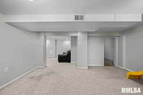 810 12th St, Silvis, IL 61282 photo 25