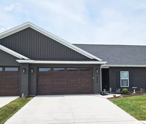 544 N 3rd Ave, Eldridge, IA 52748