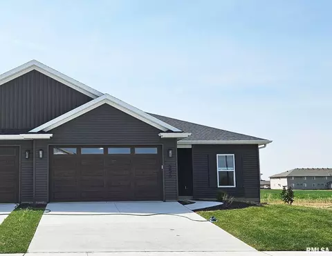 556 N 3rd Ave, Eldridge, IA 52748