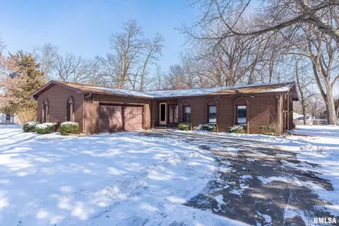 8423 54th St, Coal Valley, IL 61240
