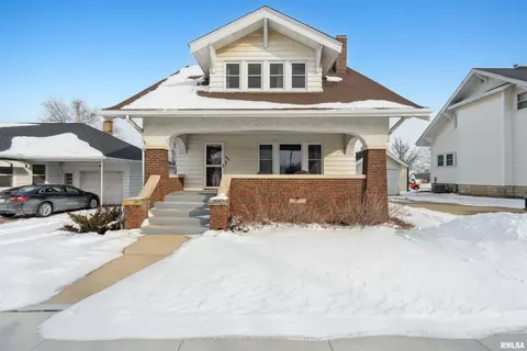 405 Lombard St, Clarence, IA 52216