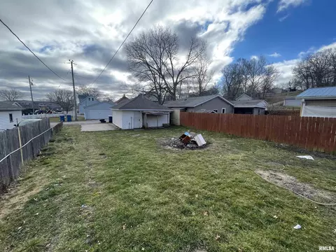119 6th St, Silvis, IL 61282 photo 7