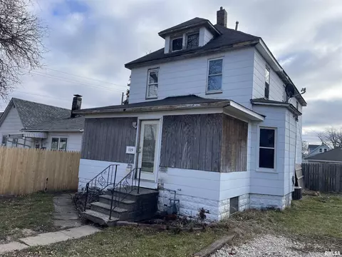 119 6th St, Silvis, IL 61282