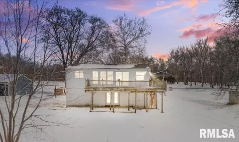 266 Island Ave, East Moline, IL 61244