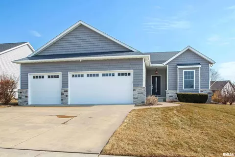 5777 Texas Dr, Bettendorf, IA 52722
