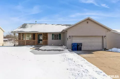 2733 N 12th St, Clinton, IA 52732