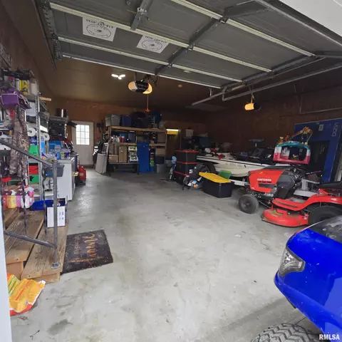 223 N King St, Hurst, IL 62949 photo 21