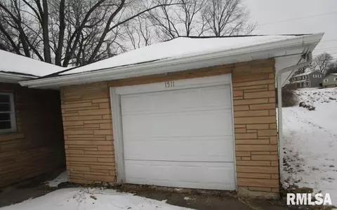 1511 36th Ave, Moline, IL 61265 photo 3