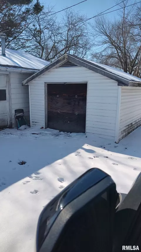208 Cedar St, Morrison, IL 61270 photo 17