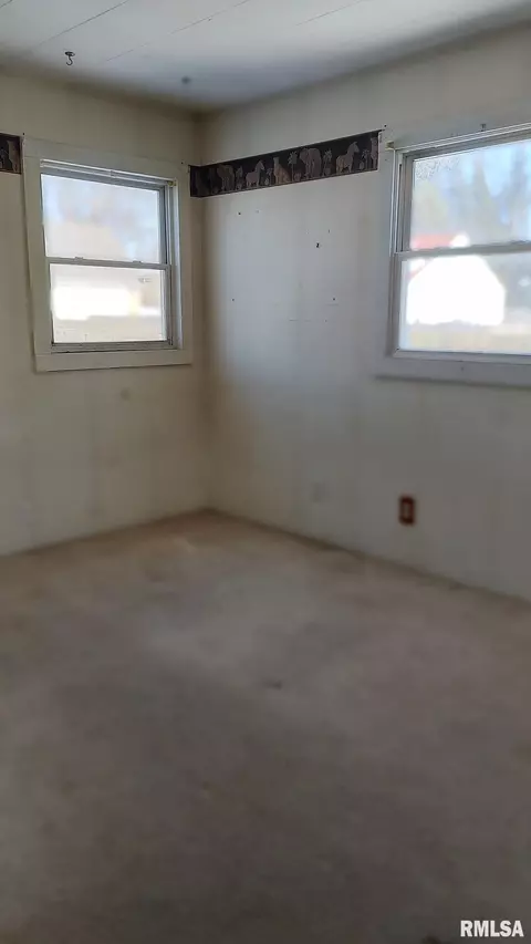 208 Cedar St, Morrison, IL 61270 photo 7