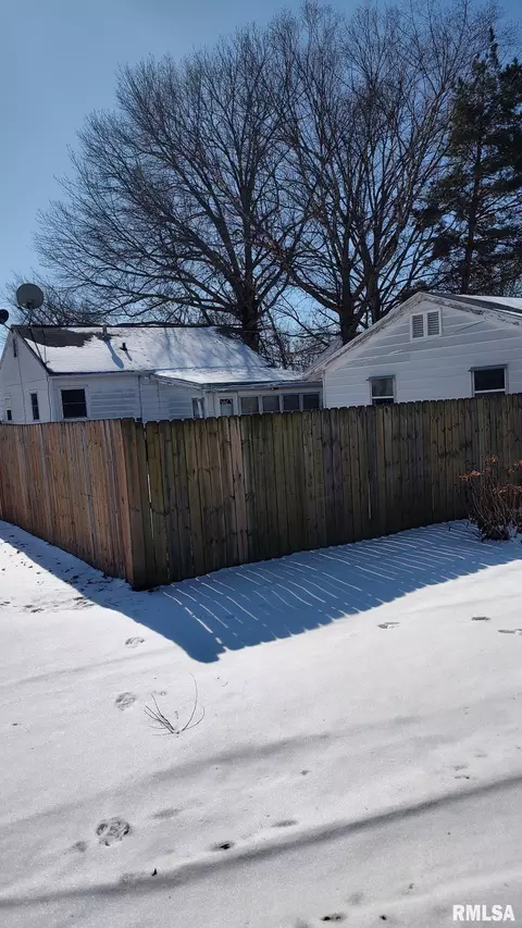 208 Cedar St, Morrison, IL 61270 photo 13