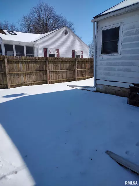 208 Cedar St, Morrison, IL 61270 photo 16