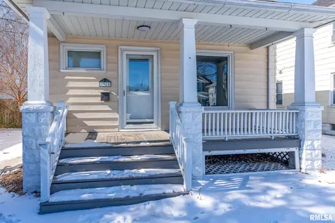 1915 11th St, Moline, IL 61265 photo 2
