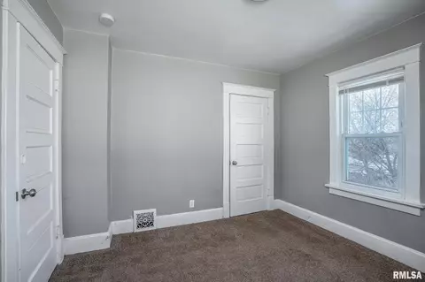 1915 11th St, Moline, IL 61265 photo 14