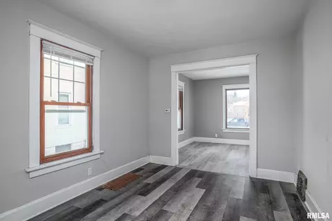 1915 11th St, Moline, IL 61265 photo 10