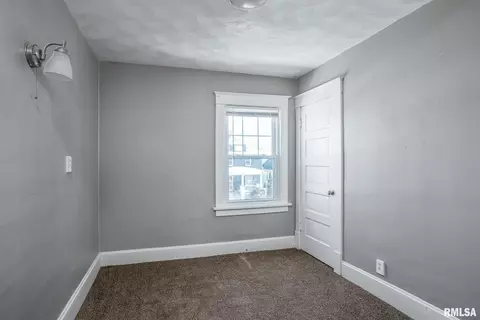 1915 11th St, Moline, IL 61265 photo 17