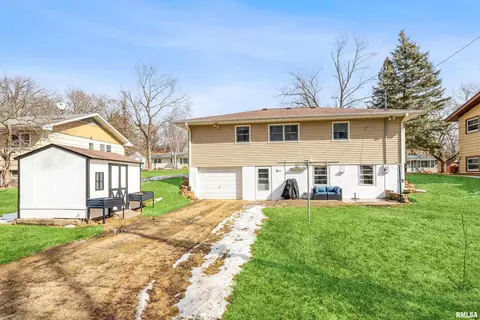 3012 Tower Rd, Clinton, IA 52732 photo 2