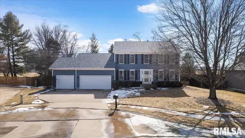 5510 20th Avenue Ct, Moline, IL 61265