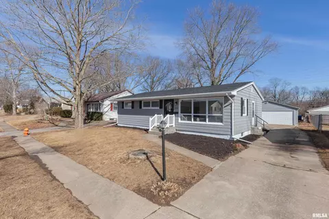 3534 37th St, Moline, IL 61265