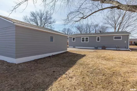 3534 37th St, Moline, IL 61265 photo 7
