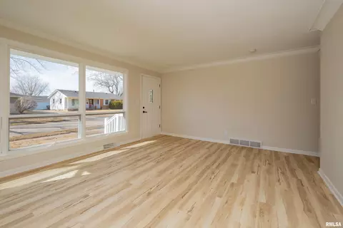 3534 37th St, Moline, IL 61265 photo 12