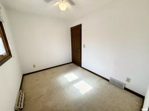 317 5th St, Silvis, IL 61282 photo 22