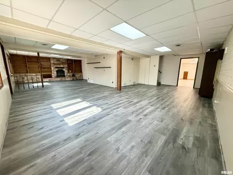 317 5th St, Silvis, IL 61282 photo 27