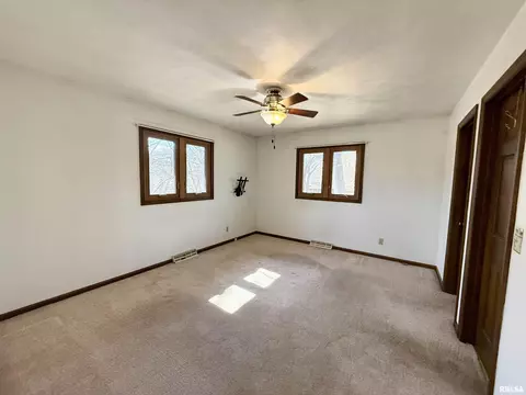 317 5th St, Silvis, IL 61282 photo 23