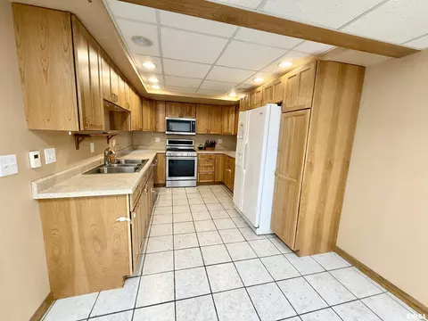 317 5th St, Silvis, IL 61282 photo 33