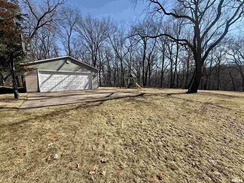 317 5th St, Silvis, IL 61282 photo 6