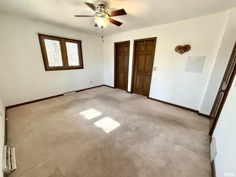317 5th St, Silvis, IL 61282 photo 24