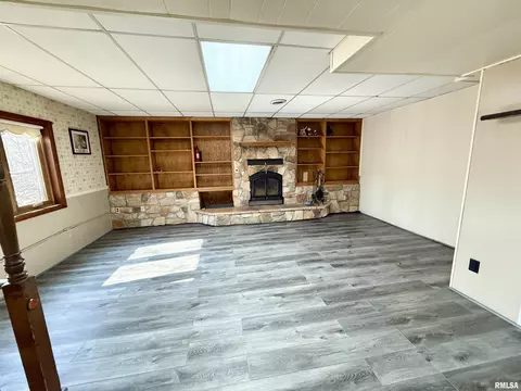 317 5th St, Silvis, IL 61282 photo 28