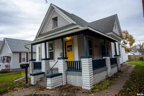721 Park Pl, Clinton, IA 52732