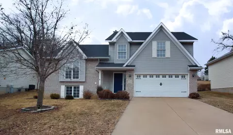 2124 W 57th St, Davenport, IA 52806